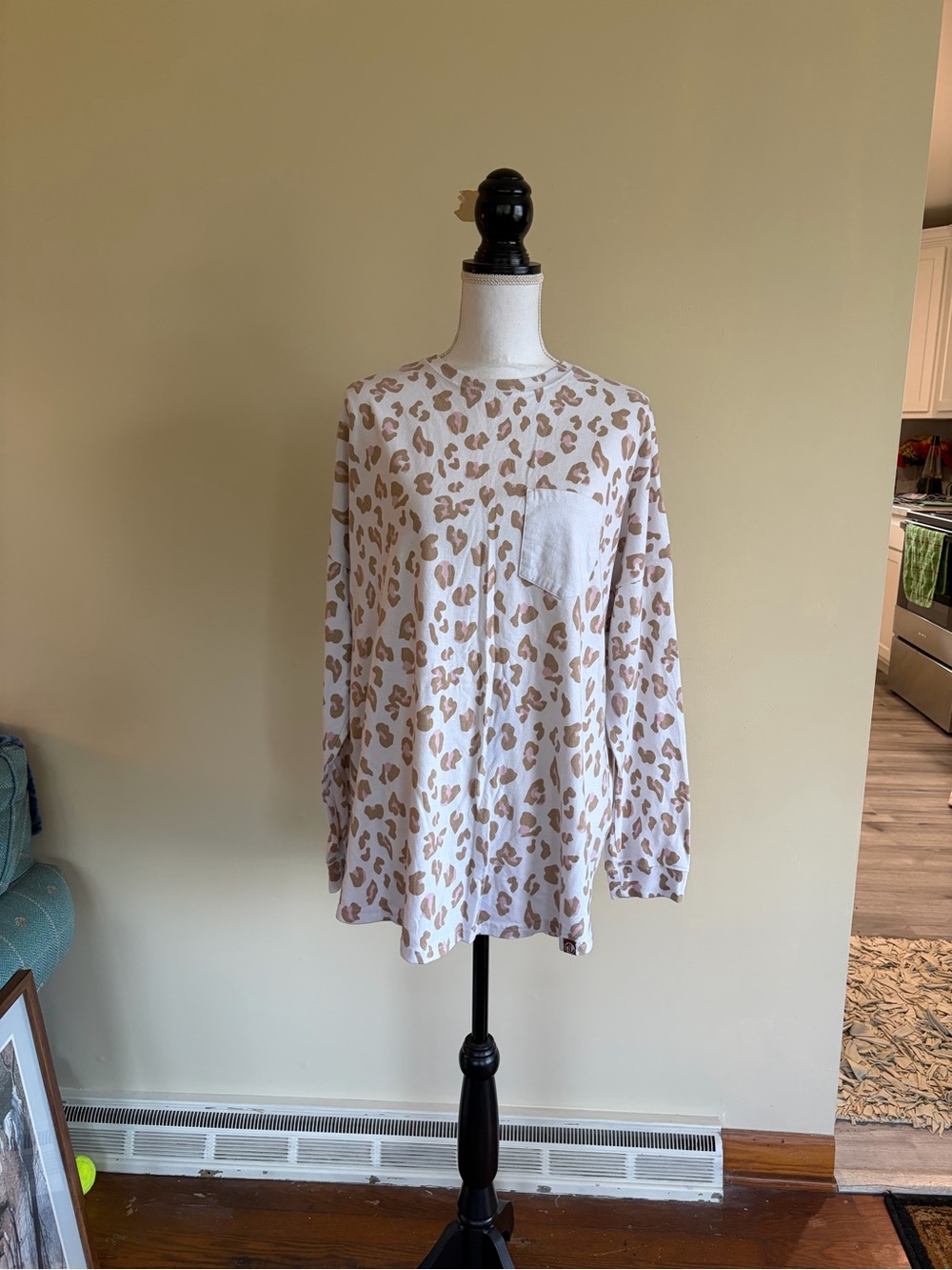 L/XL MarleyLilly Long Sleeve Pocket Tee in White with Beige & Pink Leopard Print